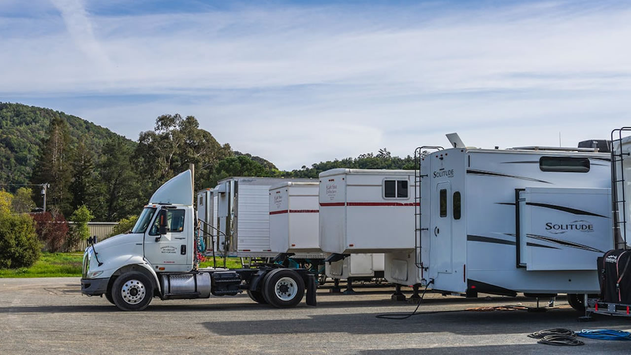 Best Trucking Schools in Phoenix: Kickstart Your Career