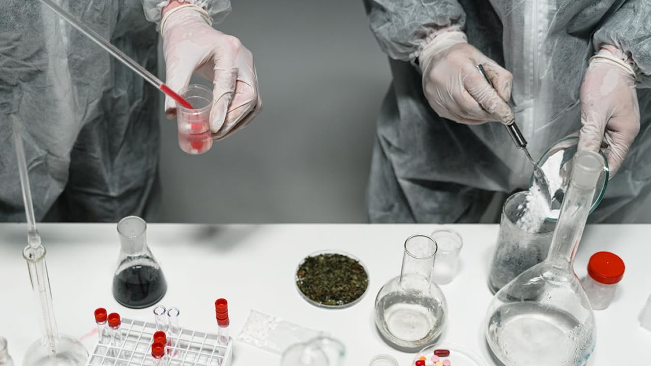 What-types-of-drug-tests-are-required-by-the-DOT